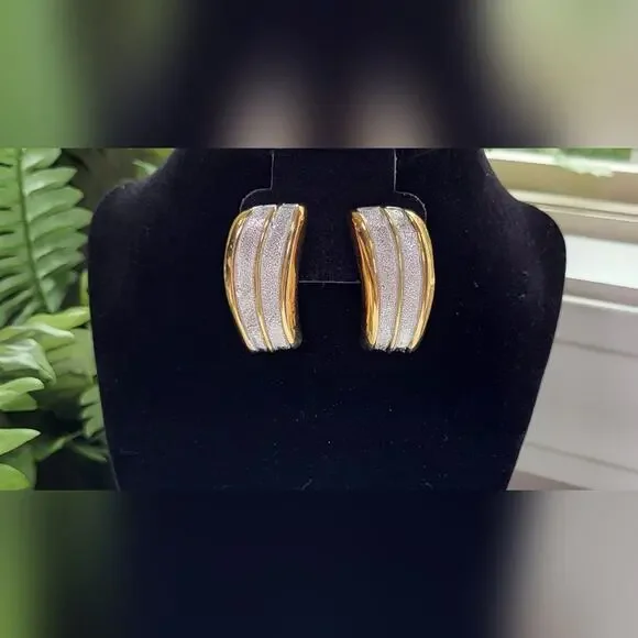 Silver & Gold Sculpted Clip-On Earrings – Vintage-Inspired Two-Tone Glam (1.5") - Picture 3 of 7